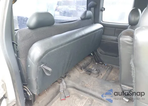 1999 Chevrolet Silverado 1500 z USA, uszkodzony, nr VIN 2GCEC19W4X1206334